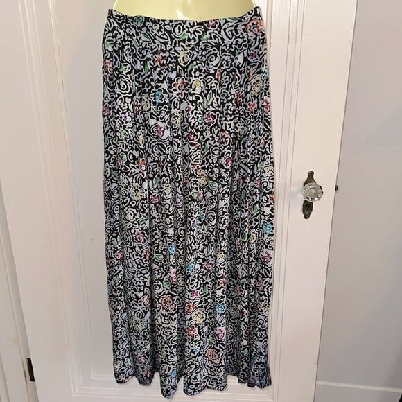 Vintage 80s J.H. Collectible Black & Gray Stylized Floral Patterned Skirt Set - Picture 6 of 8